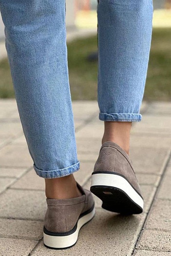 Женские замшевые лоферы Loro Piana   