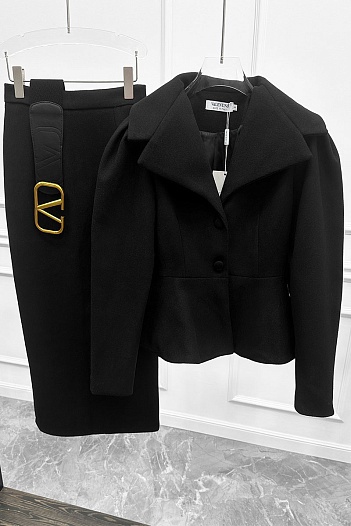 Женский костюм Valentino чёрного цвета   
