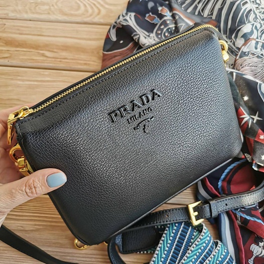 Кожаная сумка Prada 24x16 см - Black   