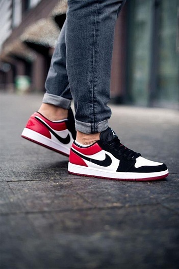 Кроссовки Nike Air Jordan 1 Low "Black Toe"   