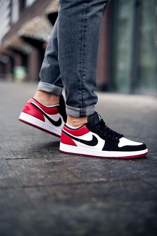 Кроссовки Nike Air Jordan 1 Low "Black Toe"