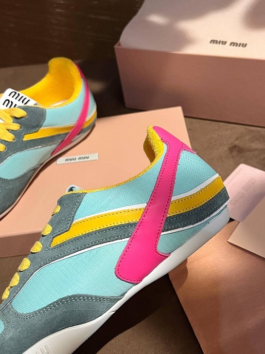 Замшевые женские кроссовки MIU MIU