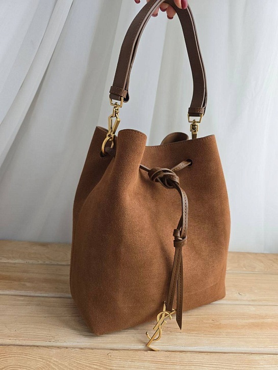 Замшевая сумка Yves Saint Laurent  Paris VII Pochon