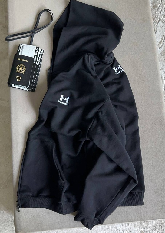 Женский костюм Balenciaga чёрного цвета