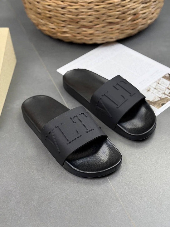 Мужские шлёпанцы Valentino VLTN