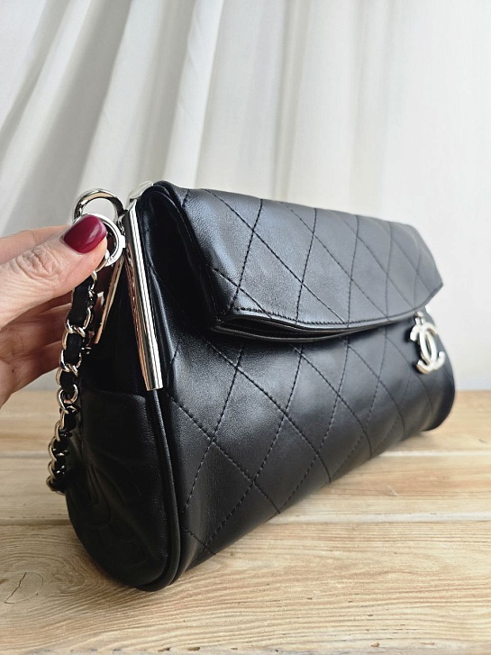 Кожаная сумка Chanel Ultimate Soft 30x19