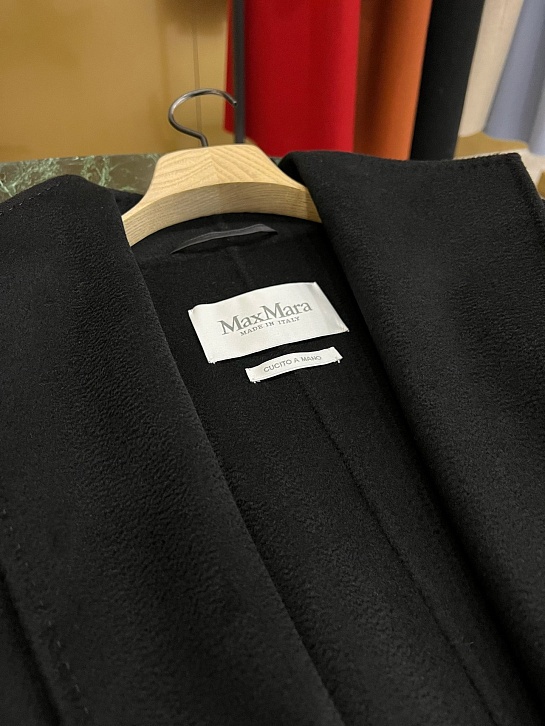 Женское кашемировое пальто чёрного цвета Max Mara