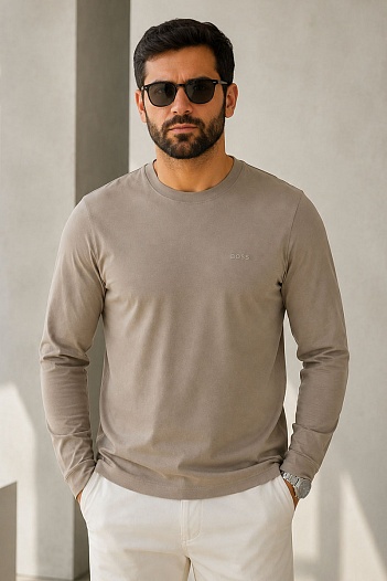 Мужской лонгслив Hugo Boss бежевого цвета   