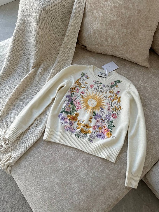 Женский белый свитер Dior