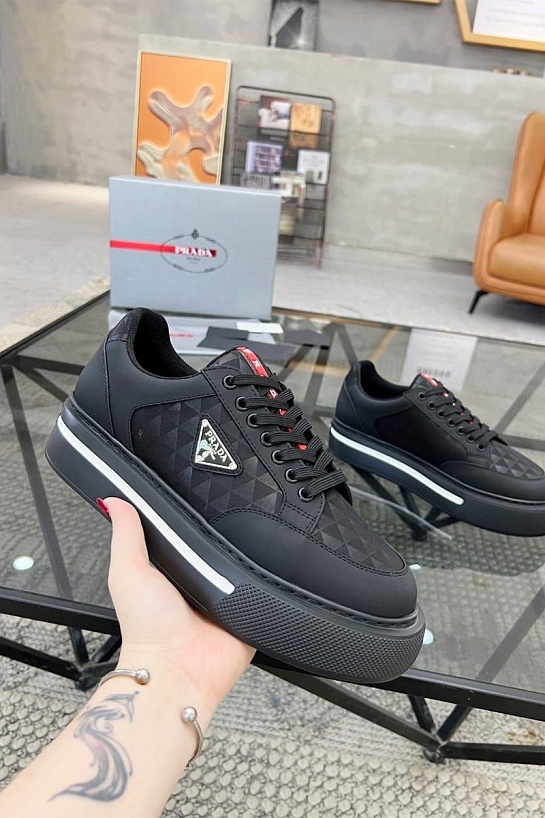 Мужские чёрные кроссовки Prada