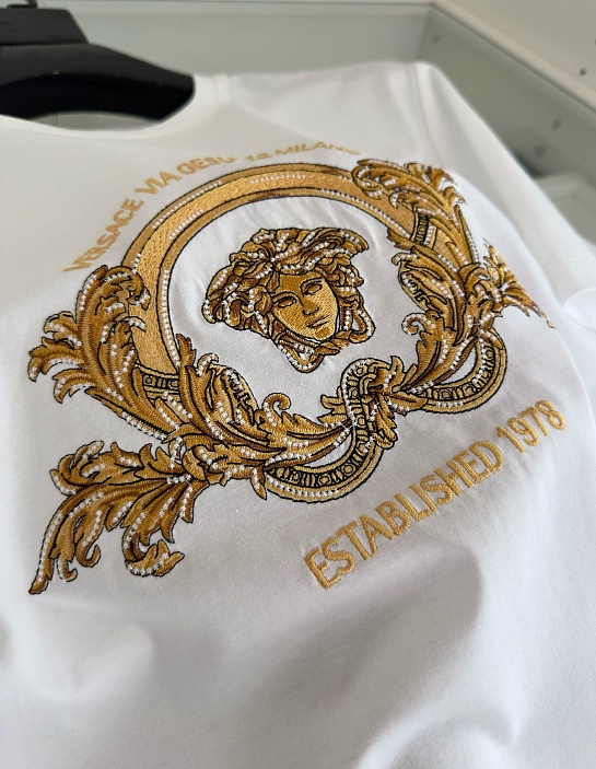 Белая футболка Versace Coupe Blason embroidered