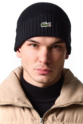 Шапка чёрного цвета Lacoste logo-embroidered   