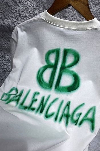 Мужская белая футболка Balenciaga graffiti-logo   