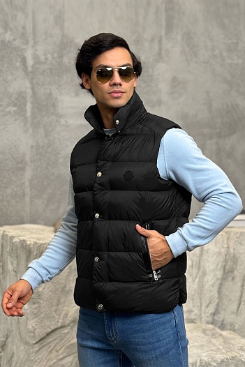 Чёрный жилет Moncler Herniaire logo-patch   