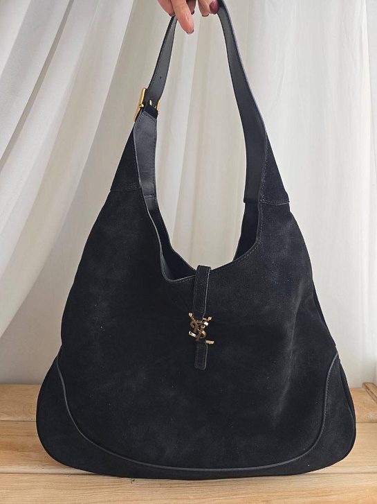 Замшевая сумка Yves Saint Laurent Le 5 a 7 39x31