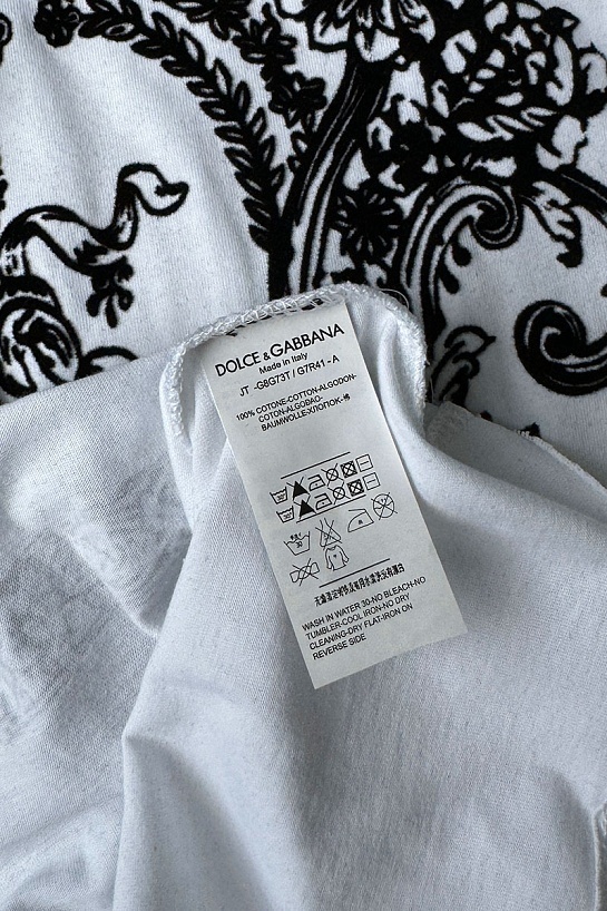 Белая футболка Dolce&Gabbana с фактурным принтом