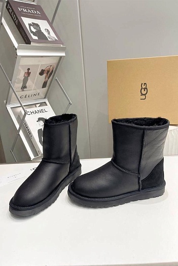 Мужские чёрные ботинки UGG Classic   