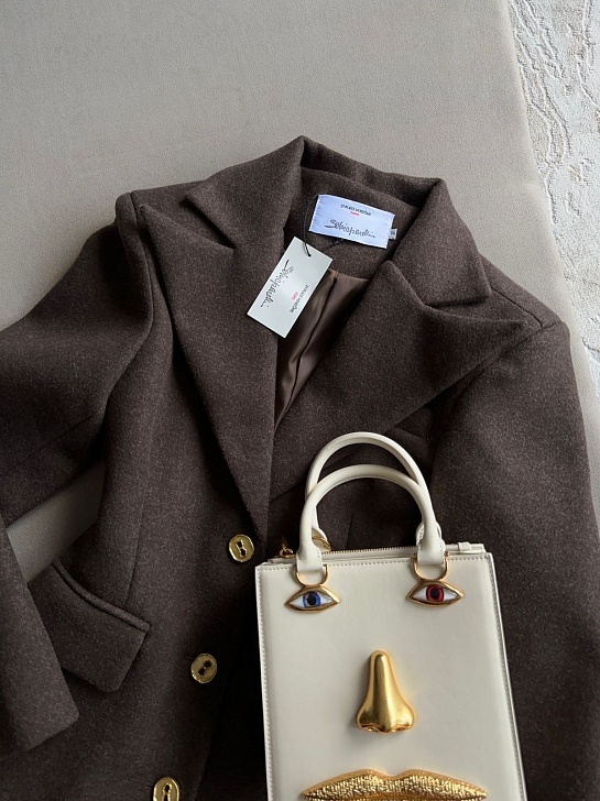 Женское коричневое пальто Schiaparelli