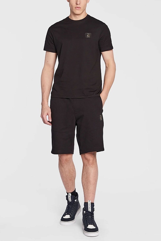 Футболка чёрного цвета Armani Exchange logo-patch