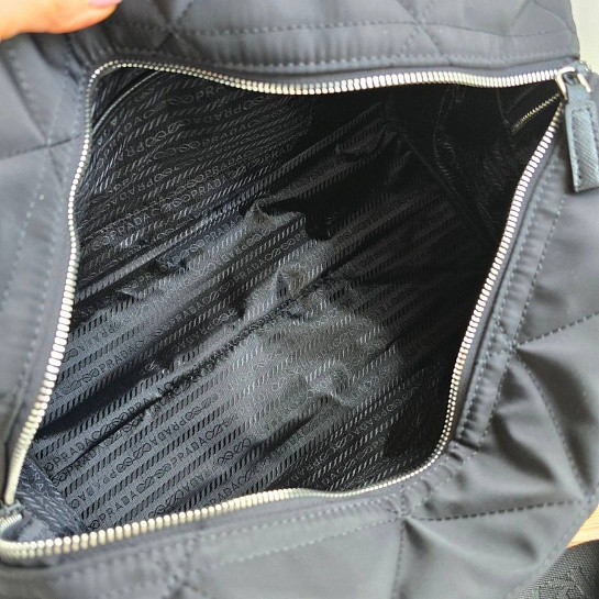 Дорожная сумка Prada Re-Nylon 45x24 см