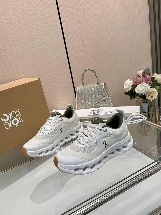 Женские кроссовки On x Loewe Cloudtilt 2.0 premium
