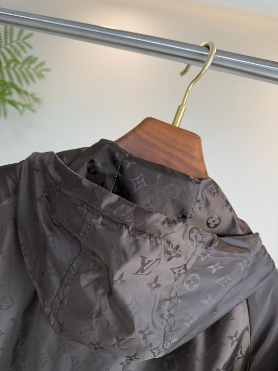 Мужская коричневая ветровка Louis Vuitton Monogram