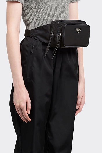 Чёрная сумка на пояс Prada 23x19x9 см   