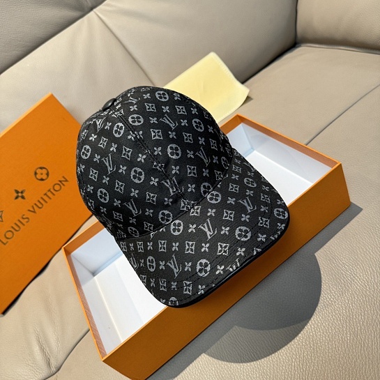 Бейсболка Louis Vuitton Monogram premium