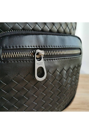 Кожаная чёрная сумка Bottega Veneta 33x17 см   