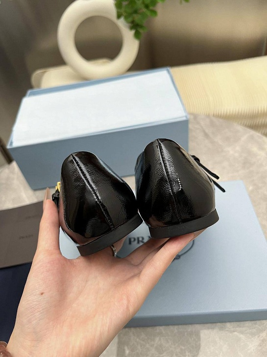Женские кожаные балетки Prada Naplak чёрного цвета