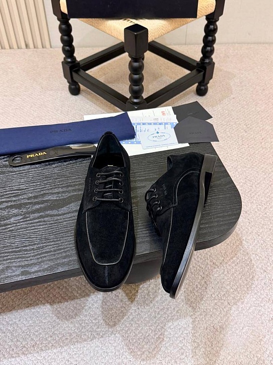 Мужские замшевые ботинки Prada