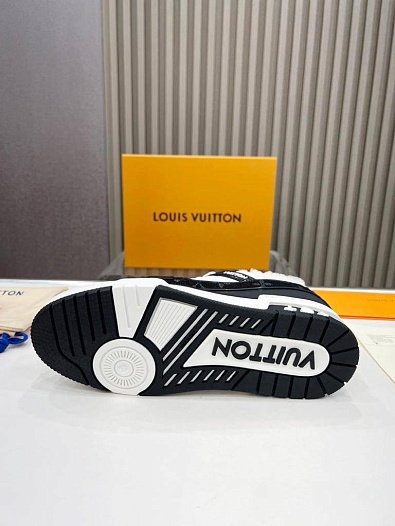 Кожаные кроссовки с мехом Louis Vuitton Trainer Premium - White / Black   