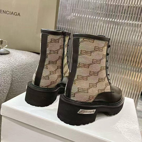 Женские кожаные ботинки Balenciaga чёрного цвета