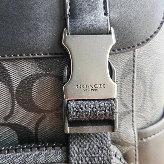 Кожаный рюкзак Coach Rivington 39x26 см