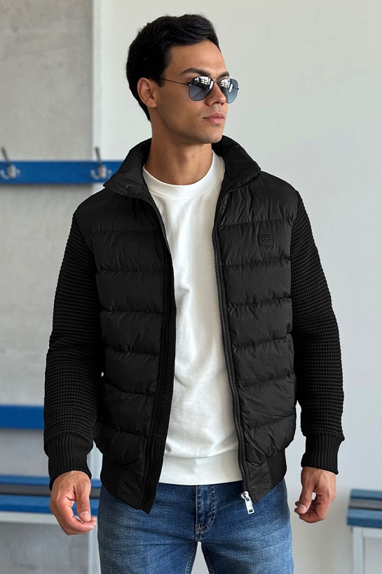 Чёрная куртка Hugo Boss с вязаными рукавами