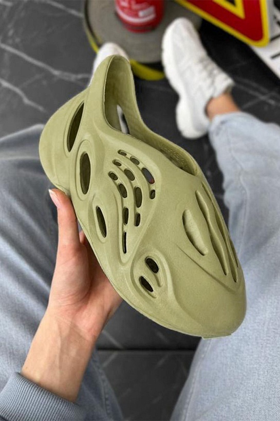 Кроссовки Adidas Yeezy Foam RNNR "Sulfur"