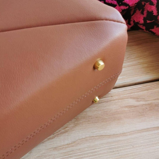 Женская сумка Valentino One Stud 25x23 см - Brown