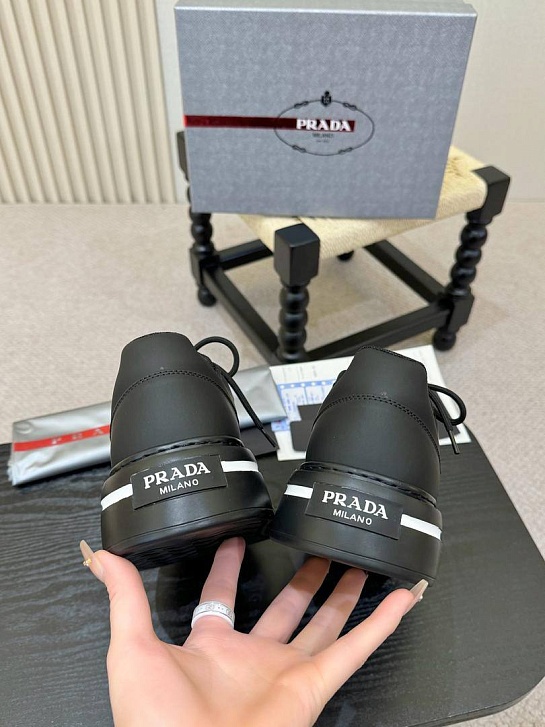 Комбинированные кроссовки Prada logo-plaque - Black