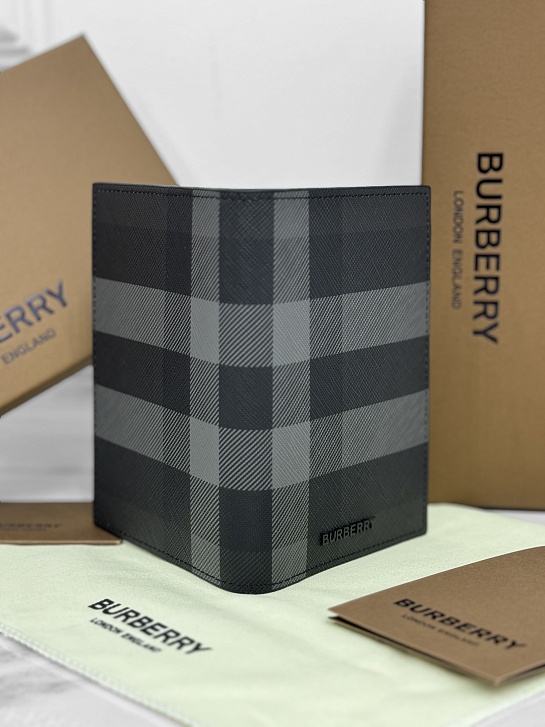 Кожаная обложка для паспорта Burberry Check Premium 14x10x2 см