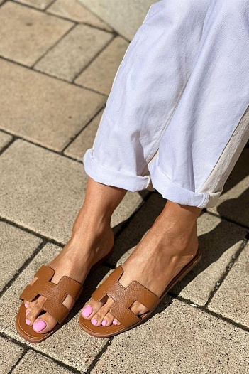 Женские бежевые шлёпанцы Hermes   