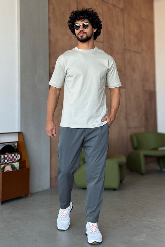 Мужские штаны Prada серого цвета