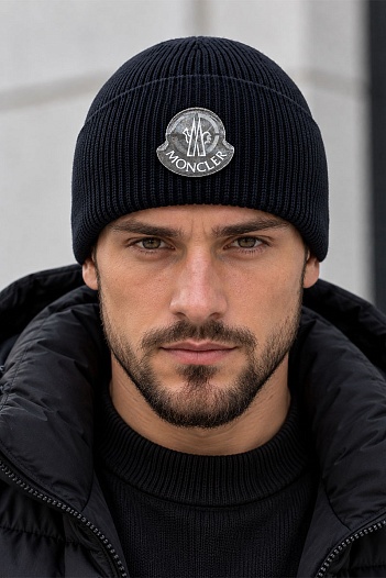 Брендовая шапка Moncler тёмно-синего цвета   