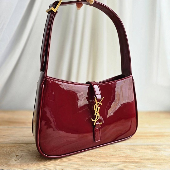 Женская лакированная сумка Yves Saint Laurent le 5 a 7 25x16 см - Burgundy