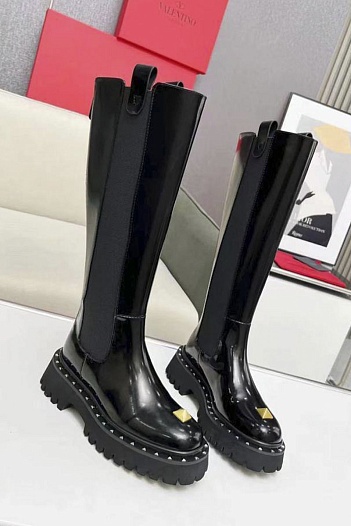 Женские кожаные сапоги мехом Valentino   