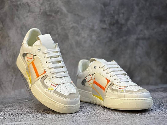 Женские кожаные кроссовки Valentino Gavani