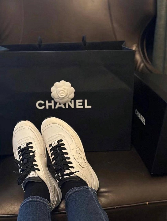 Женские кожаные кроссовки Chanel premium - White