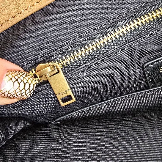 Замшевая сумка Yves Saint Laurent 32x25 см