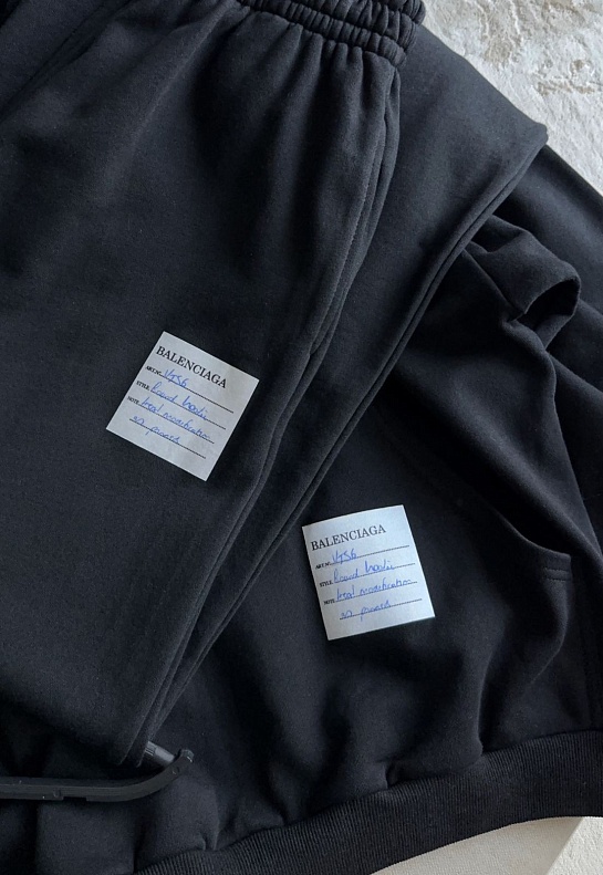 Женский чёрный оверсайз костюм Balenciaga