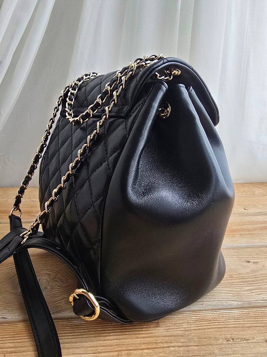 Кожаный рюкзак Chanel 23x23 см