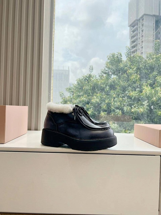 Женские кожаные ботинки с мехом MIU MIU Premium